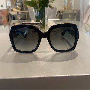 Gucci Womens Sunglasses for sale, comes with box brand new never worn